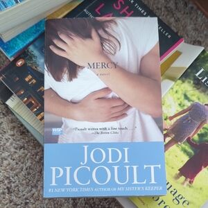 Mercy by Jodi Picoult Paperback